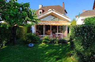 Einfamilienhaus kaufen in 65824 Schwalbach, Schwalbach - Ansprechendes Zuhause für Gartenfans