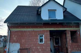 Doppelhaushälfte kaufen in 95145 Oberkotzau, Oberkotzau - Projekthaus mit Potenzial: Ihre Doppelhaushälfte Traum im Rohbau!