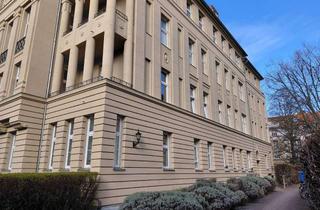 Wohnung kaufen in Franzensbader Straße, 14193 Schmargendorf, Großzügige 2-Zimmer Wohnung im schönen Altbau in Schmargendorf