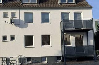 Wohnung kaufen in Schillingsrotter Straße 65, 50996 Rodenkirchen, Ideal für Kapitalanleger - sanierte 2 Zimmer DG-Wohnung in Rodenkirchen