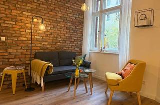 Wohnung mieten in 12053 Neukölln, Mitten in Neukölln, aber ruhig - möblierte, renovierte 2-Zimmer-Altbauwohnung im Hinterhaus