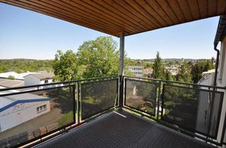 Wohnung mieten in Stauffenbergstraße 17, 08209 Auerbach, Helle 3-Raum Wohnung mit Balkon und PKW Stellplatz