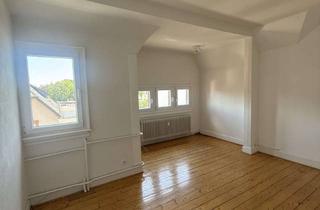Wohnung mieten in Leonhardstraße 21, 61169 Friedberg, Exklusive 4-Zimmer-Altbauwohnung in zentraler Toplage von Friedberg – ideal für berufstätige Singles