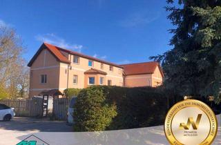 Mehrfamilienhaus kaufen in 04442 Zwenkau, Drei Stadthäuser inkl. Garten Garagen Stellplatz Kamin für Eigennutzer oder Kapitalanleger