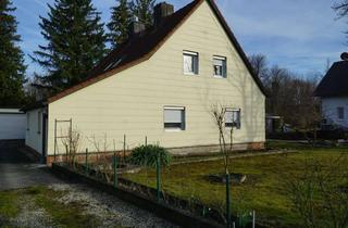 Haus kaufen in Zwerchwiesenweg, 85716 Unterschleißheim, Großzügiges Grundstück mit Bestandsgebäude & Entwicklungspotenzial in Unterschleißheim-Riedmoos