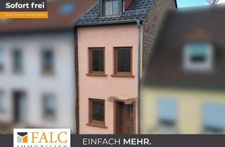 Haus kaufen in 66763 Dillingen, Charmantes Reihenmittelhaus mit Garten in zentraler Lage