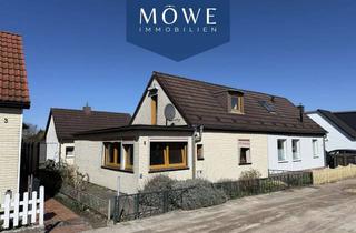 Doppelhaushälfte kaufen in 18190 Sanitz, Charmante Doppelhaushälfte mit großem Potenzial in ruhiger Lage von Sanitz