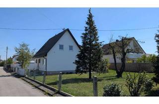 Haus mieten in 86356 Neusäß, Freistehendes modernisiertes Einfamilienhaus mit Garten und Garage in zentraler Lage in Neusäß