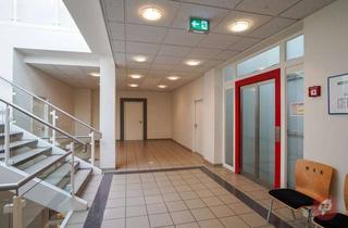 Büro zu mieten in 25524 Itzehoe, Ehemalige Praxisfläche in zentraler Lage von Itzehoe – auch für Büro gut geeignet