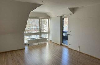 Wohnung kaufen in 25421 Pinneberg, 82 qm Dachgeschosswohnung zuzügl. 30 qm Nutzfläche im Spitzboden
