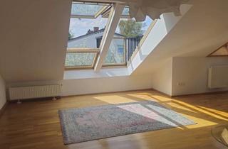 Wohnung kaufen in 85560 Ebersberg, Charmante 2,5-Zimmer Dachgeschosswohnung in Ebersberg