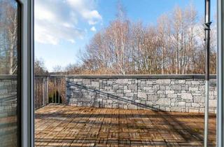 Wohnung mieten in Oppacher Str. 14, 01324 Bühlau/Weißer Hirsch, Bühlau/Weißer Hirsch - große 2-Zimmer-Dachgeschosswohnung mit Dachterrasse und Blick ins Grüne
