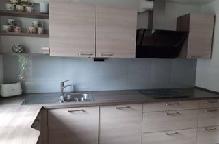 Wohnung mieten in Im Zollstock 10, 91093 Heßdorf, Wohnen wie im Haus: 3-Zimmer-Wohnung auf 2 Ebenen mit Balkon, Terrasse & Top-Anbindung