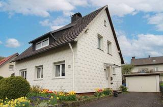 Einfamilienhaus kaufen in 33014 Bad Driburg, Solides Wohnhaus mit Potenzial in Bad Driburg-Siebenstern