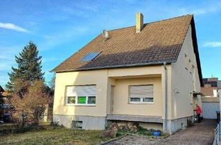 Haus kaufen in Blücherstrasse, 66386 St. Ingbert, Sankt Ingbert - Freistehendes, großzügiges 2 FHS mit 2 Kachelöfen, herrlichem Garten mit Teich, Gartenhaus und Garage, in ruhiger Lage von Rohrbach-Nähe Pfeifferwald