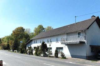 Haus kaufen in 53578 Windhagen, Windhagen - Investoren aufgepasst! Anwesen mit großem Potenzial ca. 6300 qm²
