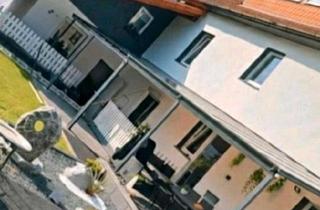 Haus kaufen in 34379 Calden, Calden - Kernsaniert: Wohnen auf versetzten Ebenen - Pool & 3 Garagen