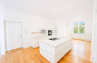 Wohnung kaufen in 12437 Berlin, Berlin - Hell. Bezugsfrei. 2 Balkone - Altbautraum für Paare & Singles in Top-Lage