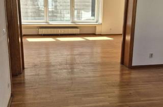 Wohnung mieten in Hochstraße 38, 42105 Elberfeld, Zentrale 3 1/2-Zimmer-Wohnung in Wuppertal-Elberfeld