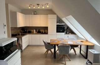 Wohnung mieten in Ludenberger Str. 19, 40629 Grafenberg, Schöne 2-Zimmer Dachgeschosswohnung inkl. Einbauküche