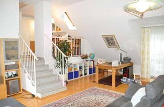 Wohnung mieten in Himpfelshofstr. 11, 90429 Nürnberg, charmante ruhige 2,5-Zimmer-DG-Wohnung / Innenstadt mit Balkon und Einbauküche in Nürnberg