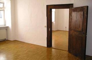 Wohnung mieten in Obere Bachgasse 12, 93047 Innenstadt, 76m² Altbau-Juwel Obere Bachgasse: Viel Platz & EBK – Ideal für Paare