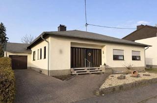 Haus kaufen in 66806 Ensdorf, Freistehender Winkelbungalow mit großem Platzangebot in Ensdorf!