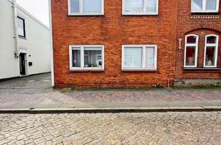 Einfamilienhaus kaufen in 25813 Husum, Historischer Charme trifft auf Potenzial – Einfamilienhaus mit Garten im Herzen von Husum