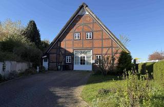 Haus kaufen in 24235 Laboe, Reetdachhaus in Toplage von Laboe – großzügiges Grundstück & historische Substanz