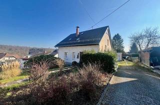 Einfamilienhaus kaufen in 65329 Hohenstein, Hohenstein-Born: Ein Einfamilienhaus mit Garage und großem Grundstück sucht Handwerker!