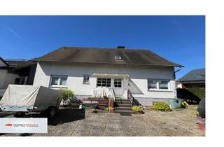 Haus kaufen in 35799 Merenberg, Zweifamilienhaus mit viel Platz und Potenzial in Merenberg!