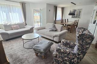 Haus kaufen in 74357 Bönnigheim, Zweifamilienhaus mit Einliegerwohnung in begehrter Feldrandlage