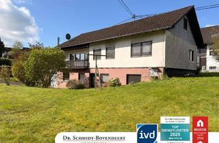 Haus kaufen in 56316 Raubach, Großzügiges Ein-/ Zweifamilienhaus mit großem Grundstück und zwei Garagen!