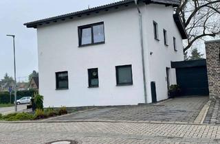 Haus mieten in An Leuers Berg, 52477 Alsdorf, Einfamilienhaus mit Einliegerwohnung KfW55
