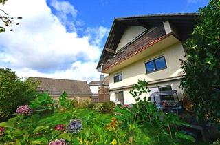 Anlageobjekt in 53773 Hennef, Interessantes Mehrfamilienhaus in reizvoller Lage - auch für Kapitalanleger geeignet
