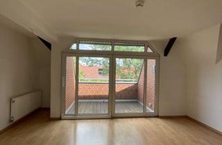 Wohnung kaufen in Friedrich-Franz-Straße 13, 12103 Tempelhof, Schicke Dachgeschosswohnung im Herzen Tempelhofs
