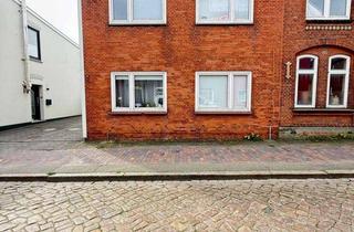 Einfamilienhaus kaufen in 25813 Husum, Historischer Charme trifft auf Potenzial – Einfamilienhaus mit Garten im Herzen von Husum