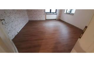 Wohnung mieten in 74821 Mosbach, Helle, kürzlich renovierte EG-Wohnung mit 3 Zimmern, EBK, Bad und Terasse in Mosbach-Neckarelz