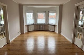Wohnung mieten in Hafenstrasse 188, 27568 Lehe, ANFRAGEN NUR PER E-MAIL. Altbauwohnung, 5 Zimmer auf 160 m², Balkon und Fahrstuhl