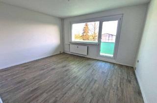 Wohnung mieten in Georg-Dreke-Ring 12, 17291 Prenzlau, Wir renovieren für Sie - 3-Zimmer-Wohnung mit Sonnenbalkon ab dem 01.06.2026
