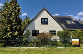 Villa kaufen in 15320 Neuhardenberg, Großzügige Villa mit Schwimmbad in ruhiger und naturnaher Lage