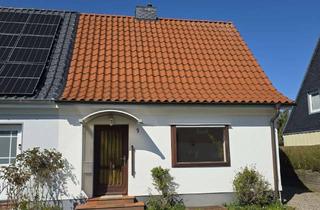Doppelhaushälfte kaufen in 24376 Kappeln, Doppelhaushälfte mit Entwicklungspotenzial in zentrumsnaher Lage von Kappeln.