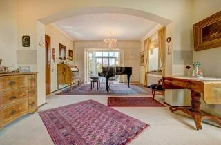 Haus kaufen in 65812 Bad Soden, Familientraum mit extraordinärem Wintergarten am Dachberg