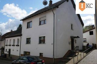 Mehrfamilienhaus kaufen in 66125 Saarbrücken, Gepflegtes, kernsaniertes, Mehrfamilienhaus mit 3 Wohnungen - Terrasse - Balkon - Garage - großes Grundstück - Saarbrücken