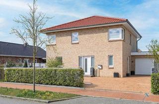 Villa kaufen in 24941 Flensburg, Moderne Stadtvilla in Flensburg mit Garten, Garage, Kamin & großer überdachter Terrasse