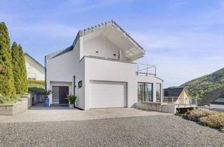 Einfamilienhaus kaufen in 55430 Oberwesel, Oberwesel - Wunderschönes Wohnen mit Blick auf den Rhein und die Weinbergen als Hinterhof.