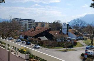 Wohnung kaufen in 83404 Ainring, Sonnige 2 Zimmer-Wohnung mit Süd/West-Balkon & Zugang aus zwei Räumen