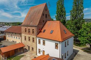 Wohnung kaufen in 84375 Kirchdorf, Einmalige Chance: Außergewöhnliche Dachgeschosswohnung im Hofmark-Schloss - Keine Käuferprovision!