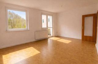 Wohnung kaufen in 98529 Suhl, Familienwohnung oder Kapitalanlage?4-Zimmer Wohnung, mit zwei Balkonen und Stellplatz vereint beides