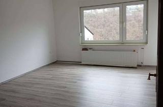 Wohnung mieten in Waldstraße 22, 58762 Altena, Erstbezug nach Renovierung: 3-Zimmer-Wohnung mit Balkon in Altena